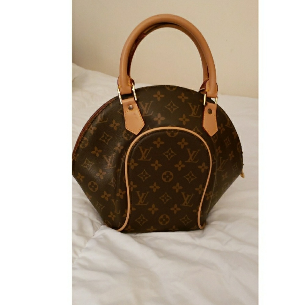 Hand bag